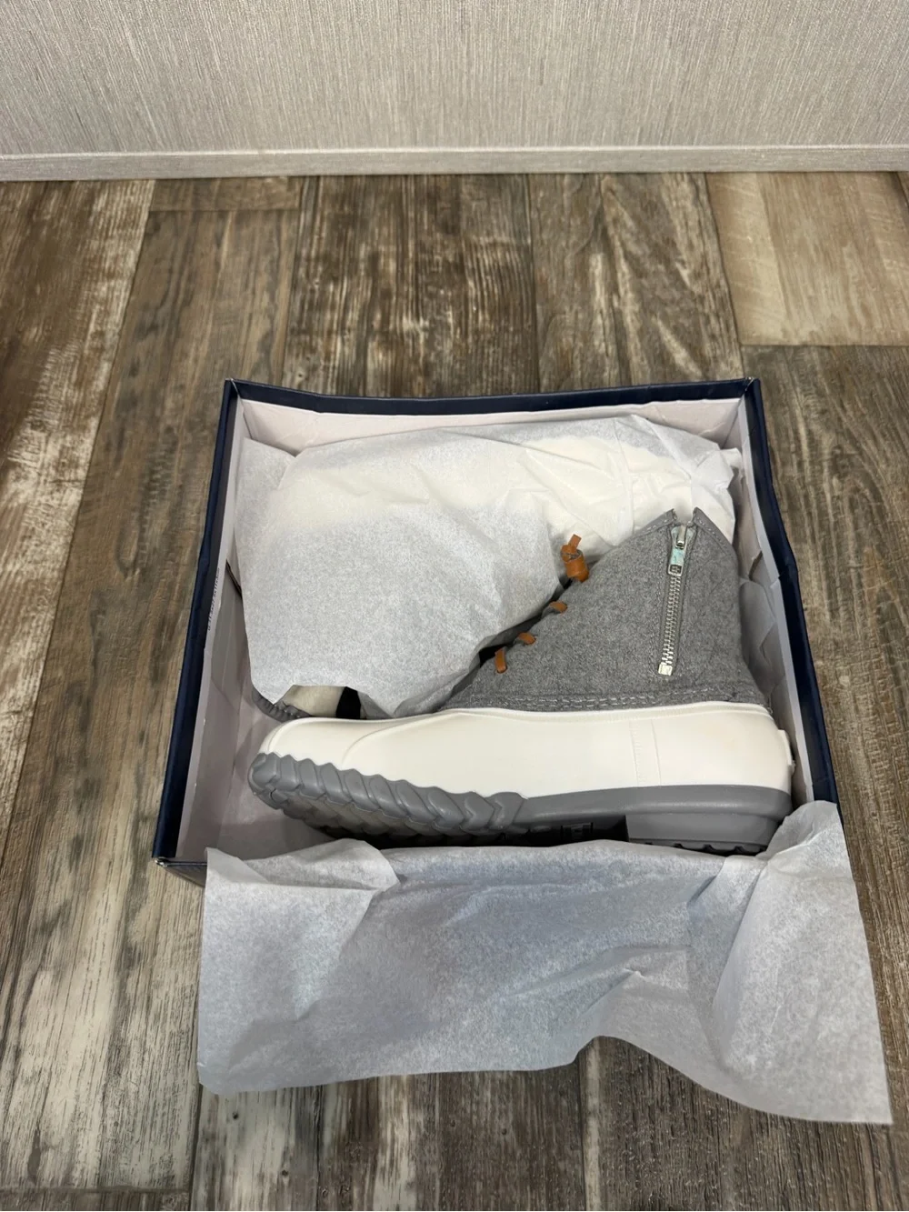 Nautica waterproof white